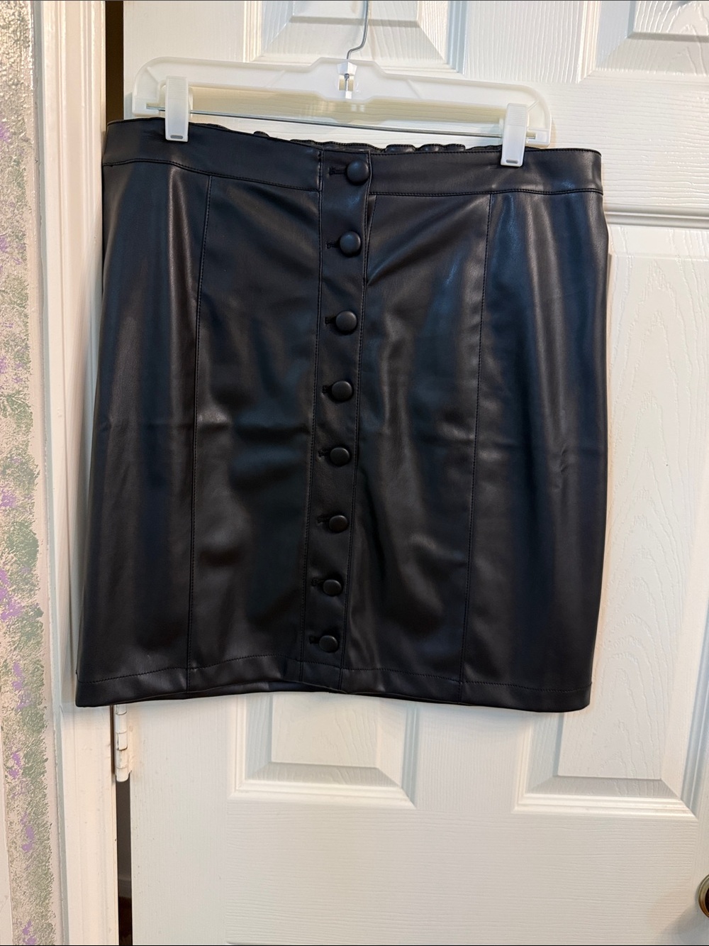 Candace Cameron Bure Black Faux Leather Button-Front Mini Skirt
